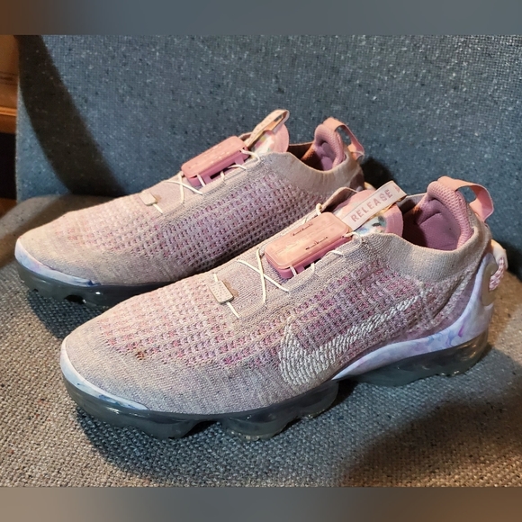 Nike Air VaporMax Flynit 2020 (Light Arctic Pink) Size 9.5 Womens/ 8 Mens - Picture 1 of 14